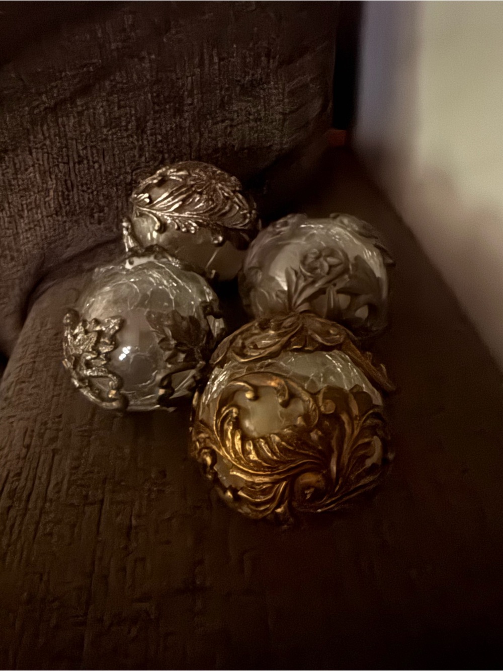 Glass  Ornate Orbs Large Spheres Centerpiece Decor Set Of 4 Victorian Vtg